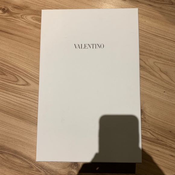 Brand new Valentino shirt - Picture 6 of 6